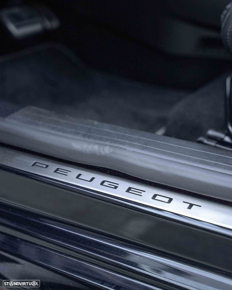 Peugeot 208 1.2 Hybrid GT e-DCS6 - 31