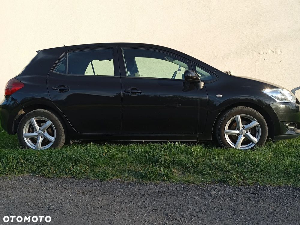 Toyota Auris 1.6 VVT-i Sol - 2