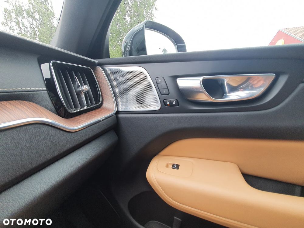 Volvo XC 60 B5 B AWD Inscription - 12