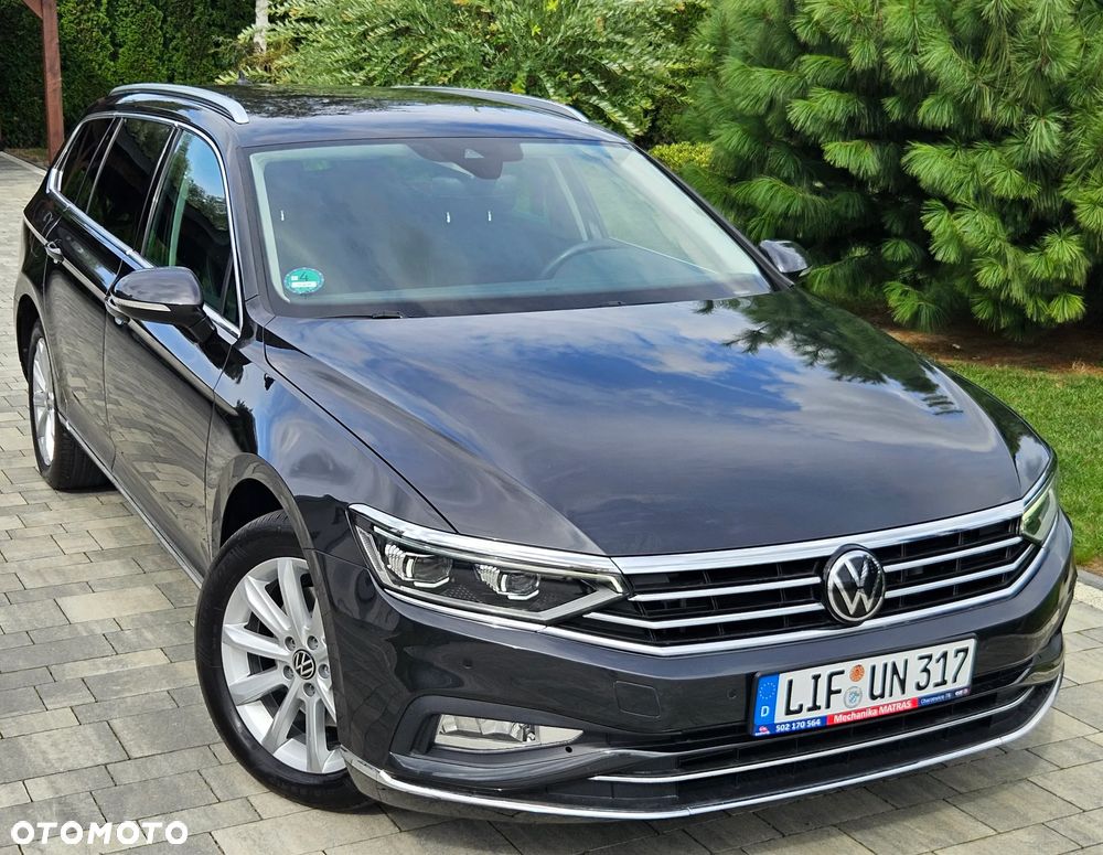 Volkswagen Passat - 1
