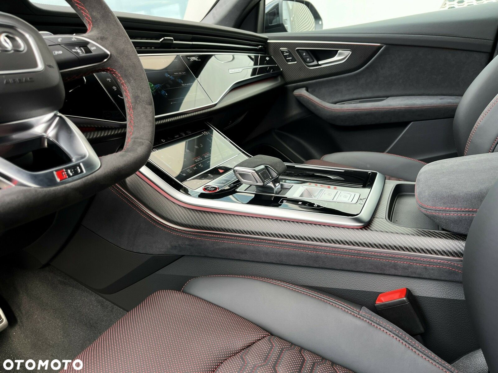 Audi RS Q8 - 28