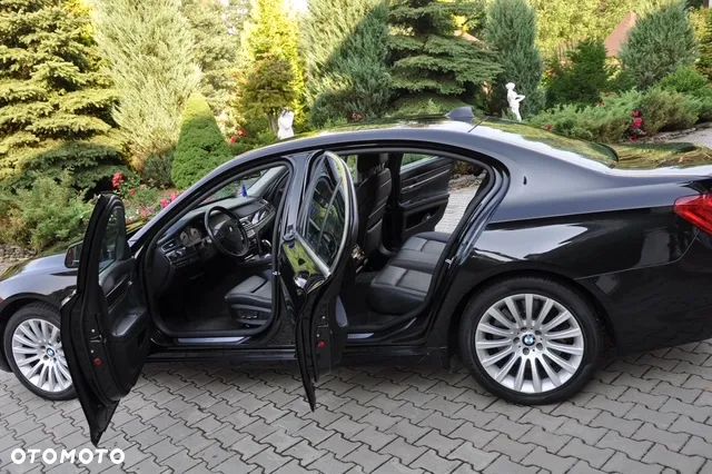 BMW Seria 7 750Li xDrive - 14