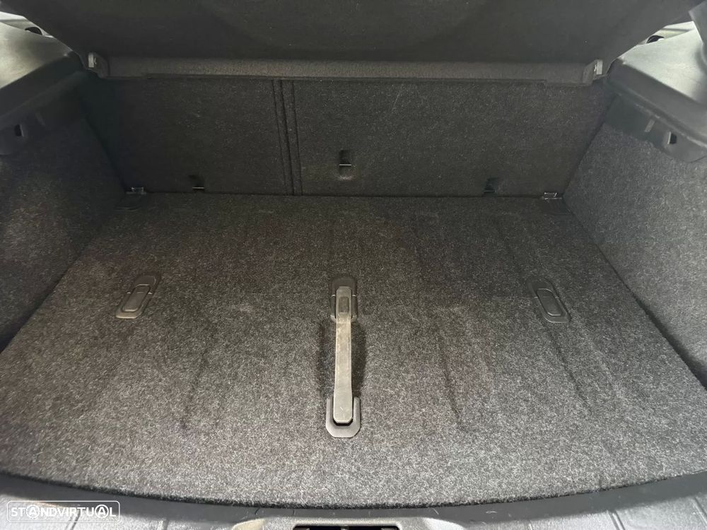 Volvo V40 Cross Country 1.5 T3 Geartronic - 43