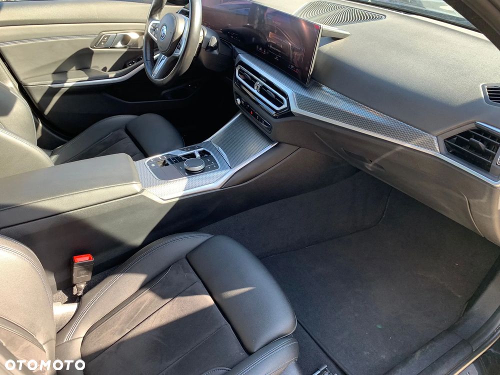 BMW Seria 3 330e M Sport sport - 21