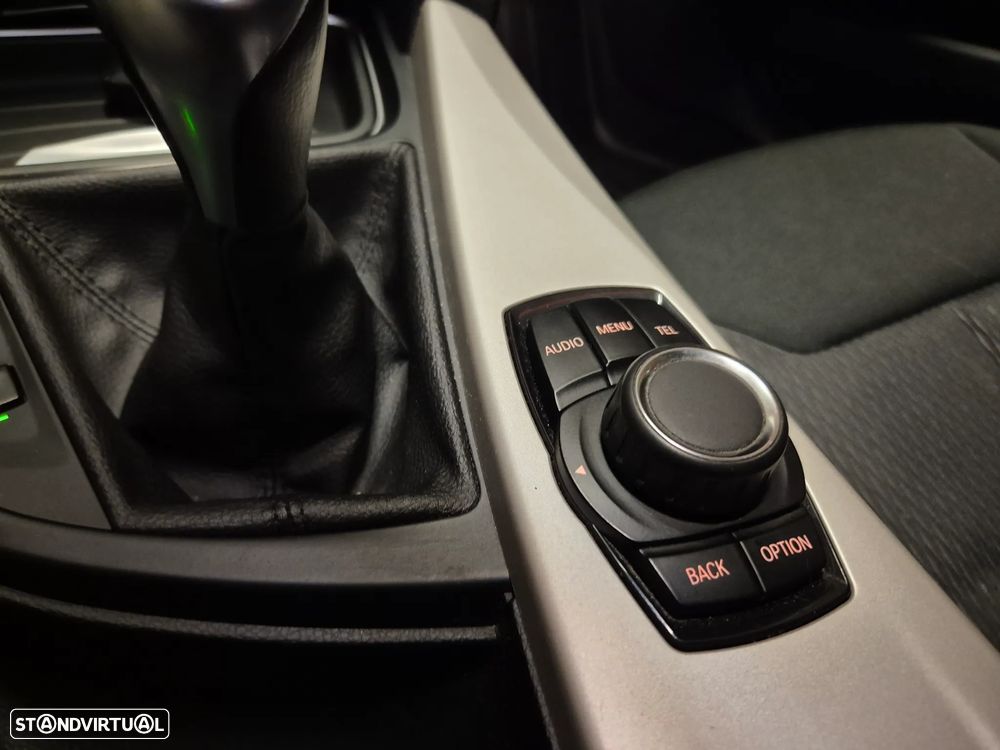 BMW 320 d Touring Line Modern - 24