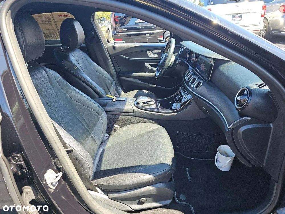 Mercedes-Benz Klasa E 300 9G-TRONIC Avantgarde - 13