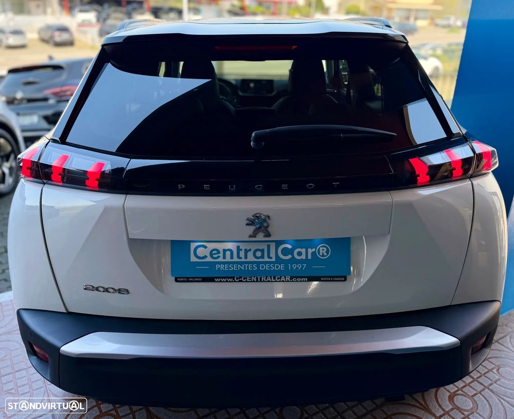 Peugeot 2008 1.2 PureTech Allure - 11