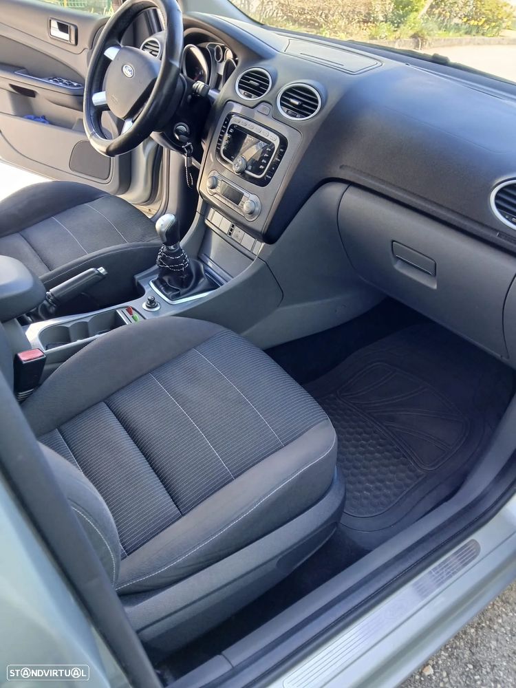 Ford Focus SW 1.6 TDCi Titanium - 12