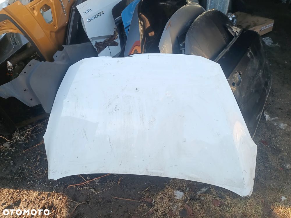 Maska pokrywa silnika fiesta mk8