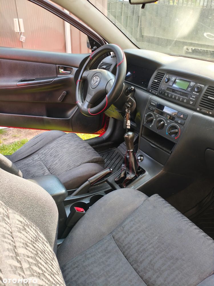 Toyota Corolla 1.4 VVT-i Dynamic - 5