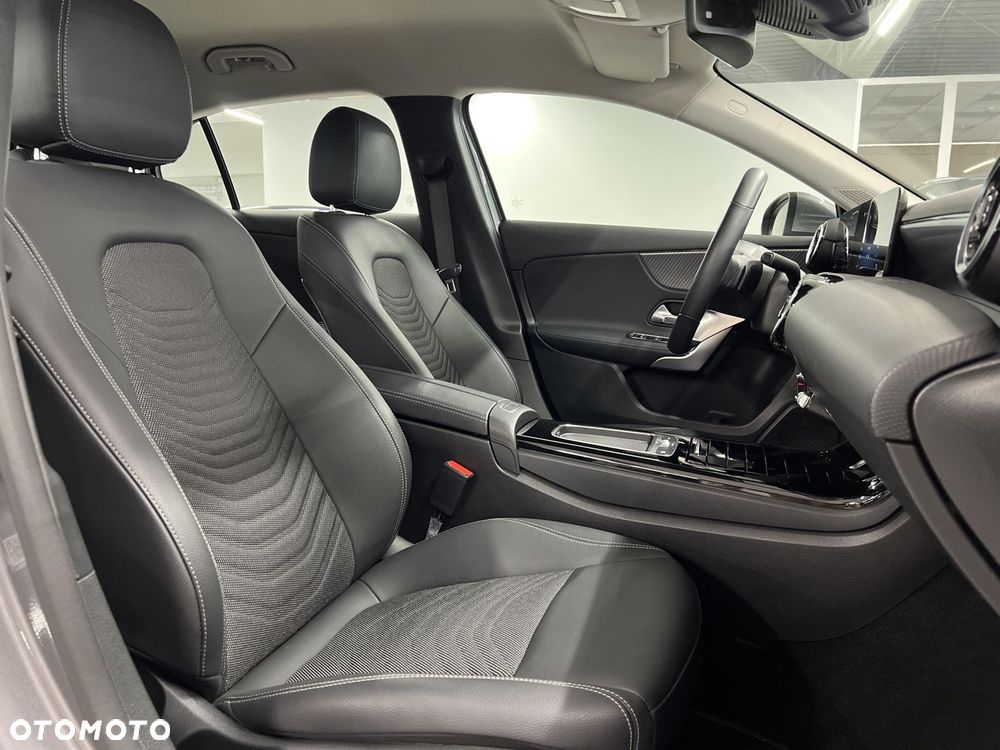 Mercedes-Benz Klasa A 180 Progressive 7G-DCT - 12
