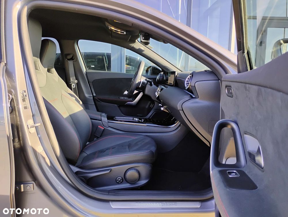 Mercedes-Benz Klasa A 250 e PHEV AMG Line 8G-DCT - 15