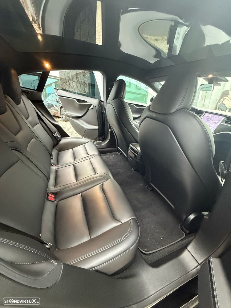 Tesla Model S Performance - 12