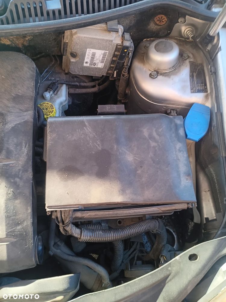 Volkswagen Polo 1.4 16V Basis - 10