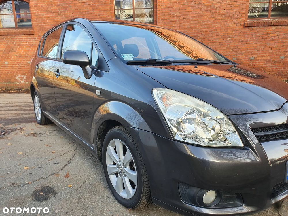 Toyota Corolla Verso 2.2 D-4D DPF Sol - 2