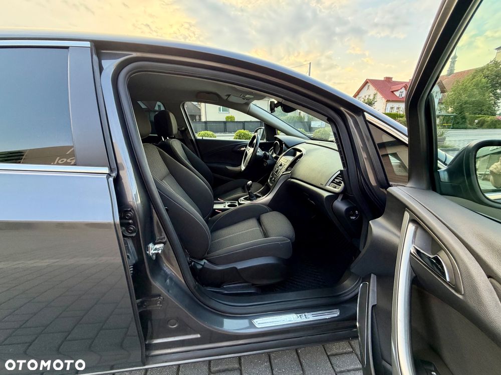 Opel Astra 1.4 Turbo Cosmo - 34