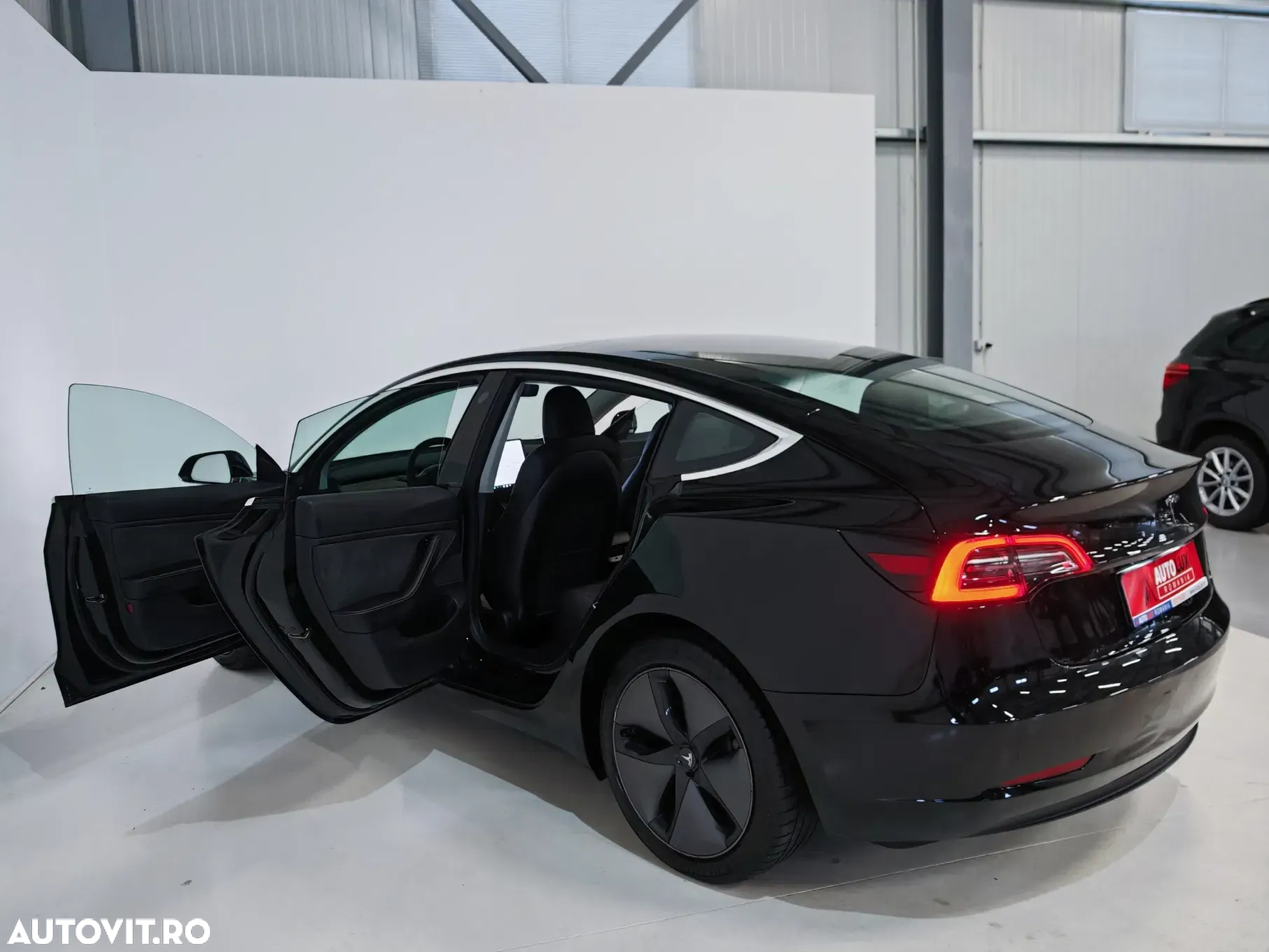 Tesla Model 3 Standard Reichweite Plus Hinterradantrieb - 20