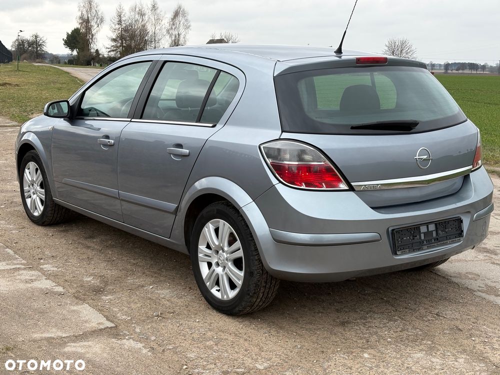 Opel Astra 1.6 Innovation 110 Jahre - 11