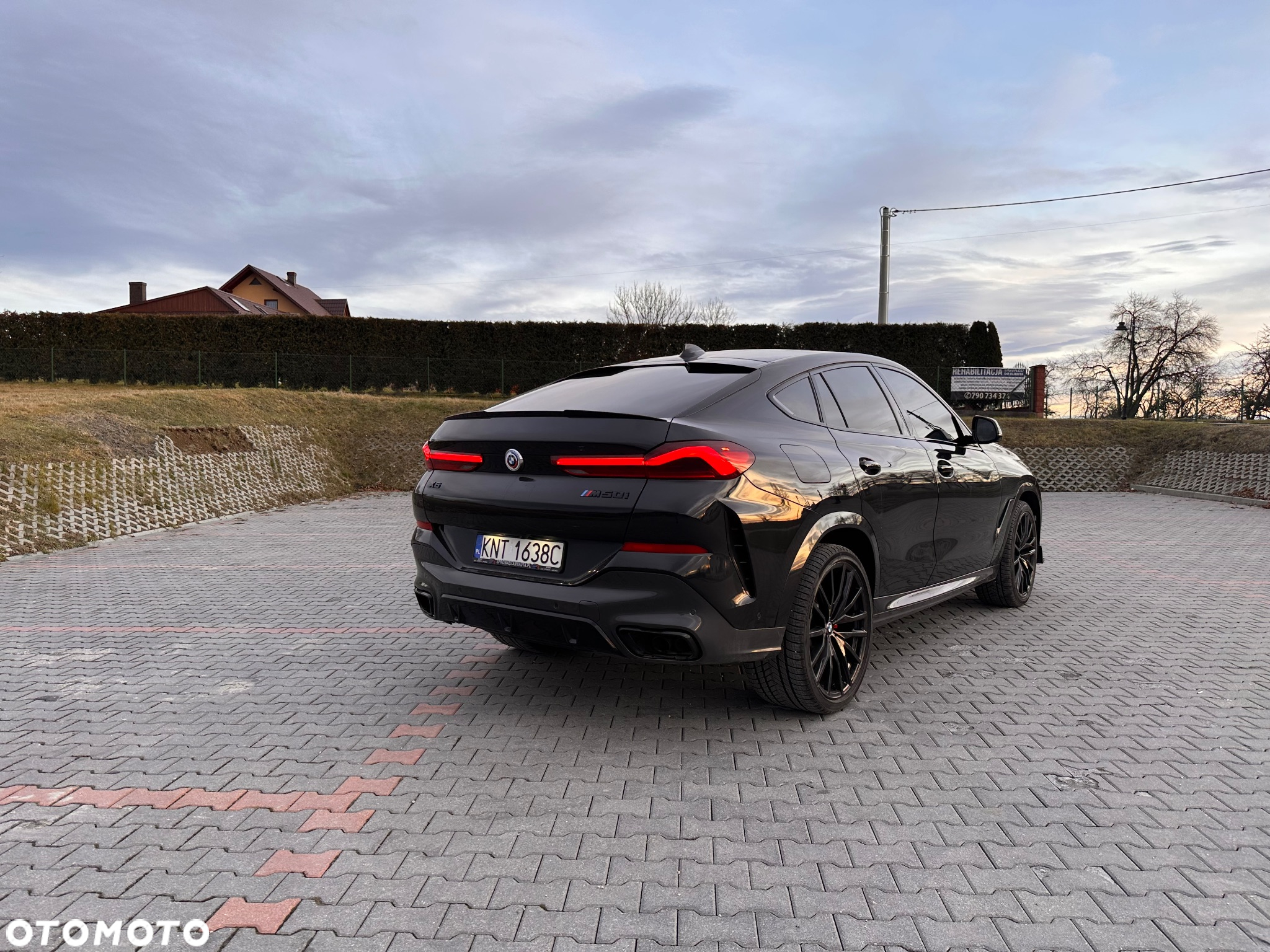 BMW X6 M50i - 10