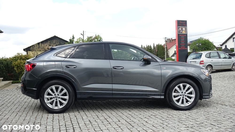 Audi Q3 Sportback - 16