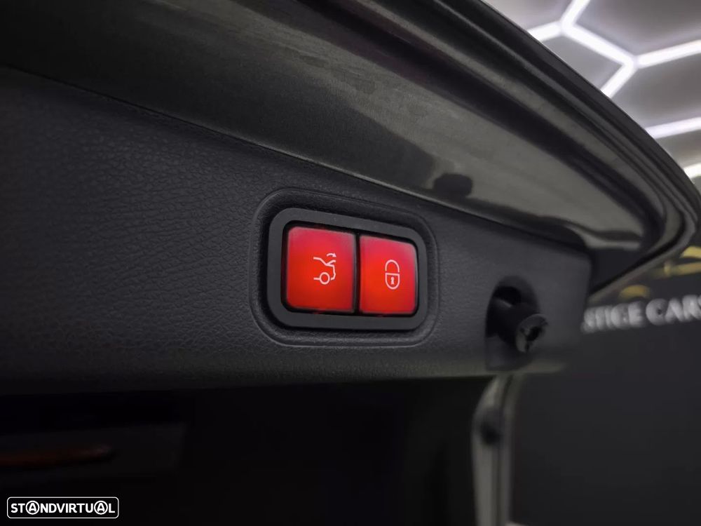 Mercedes-Benz E 220 d 9G-TRONIC AMG Line - 19