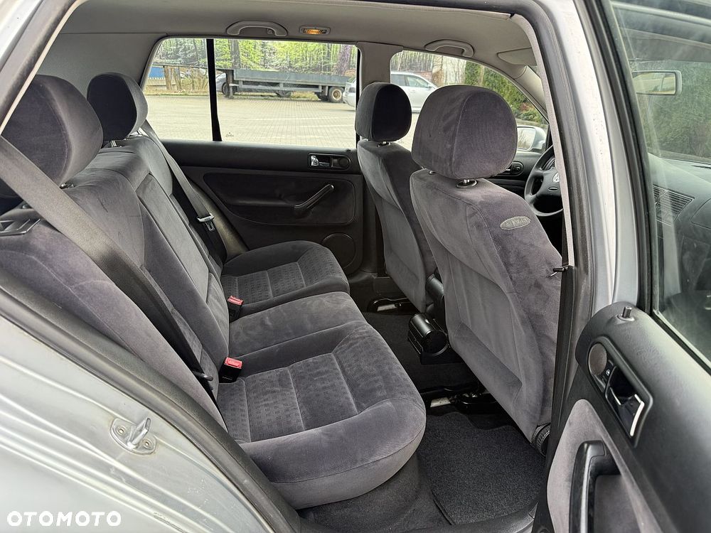 Volkswagen Golf 1.9 TDI Comfortline - 9