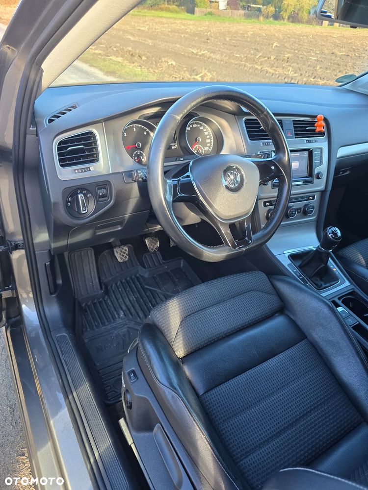 Volkswagen Golf - 21