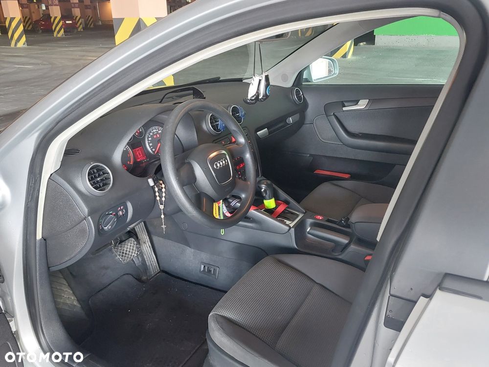 Audi A3 Sportback 1.6 tiptronic Ambiente - 9