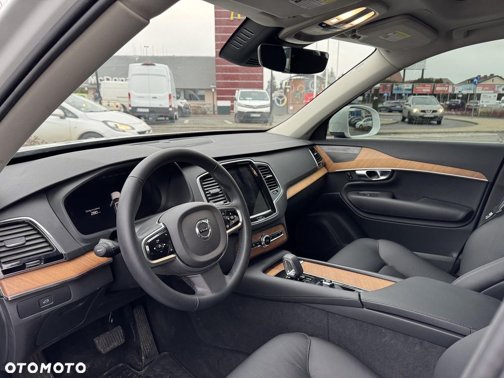 Volvo XC 90 - 25