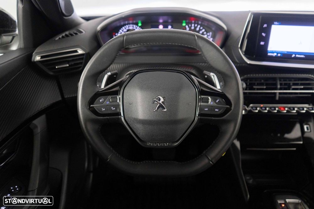 Peugeot 2008 1.2 PureTech Allure EAT8 - 28