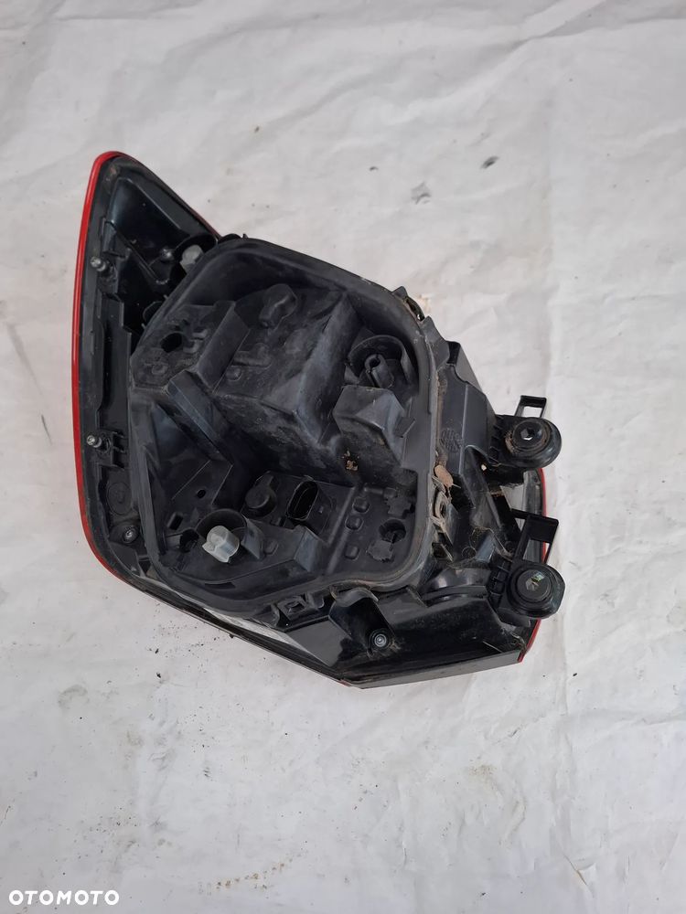 AUDI Q2 LAMPA PRAWA TYŁ - 2