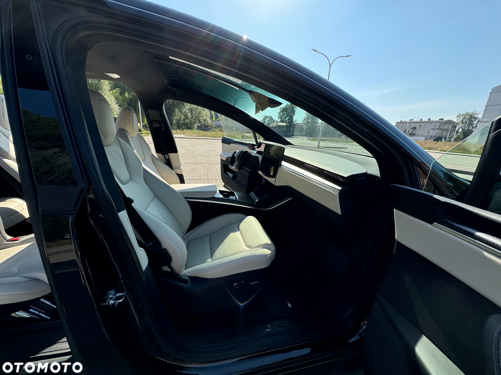 Tesla Model X Plaid - 23