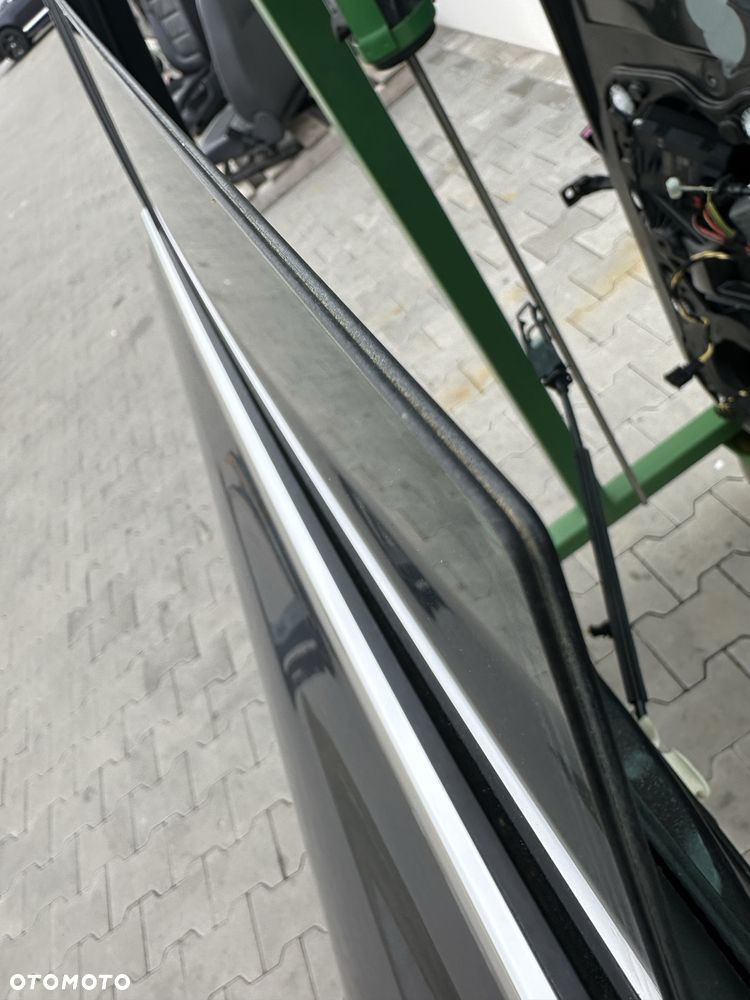 VW TOUAREG 7P 10-18R SZYBA BOCZNA DRZWI PODWOJNA KLEJONA LEWA PRAWA - 1