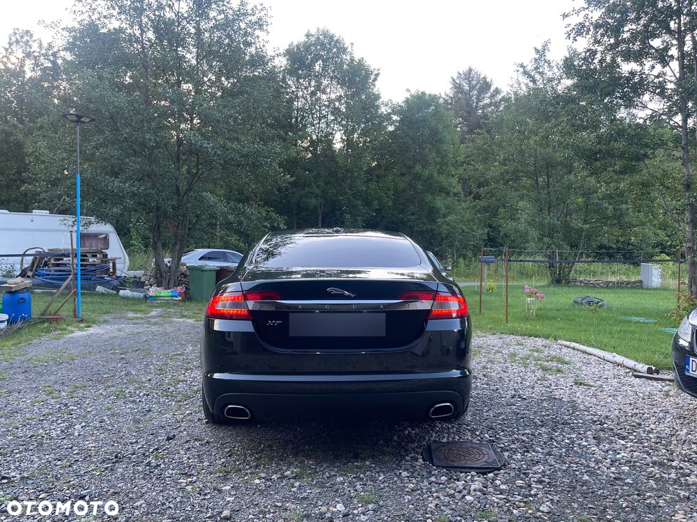 Jaguar XF 2.7 V6 D Luxury - 28