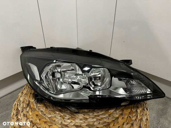 Peugeot 308 t9 13-21 lampa zwykla prawa ladna europa