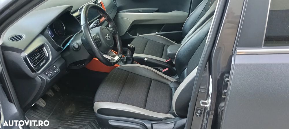 Kia Stonic - 10