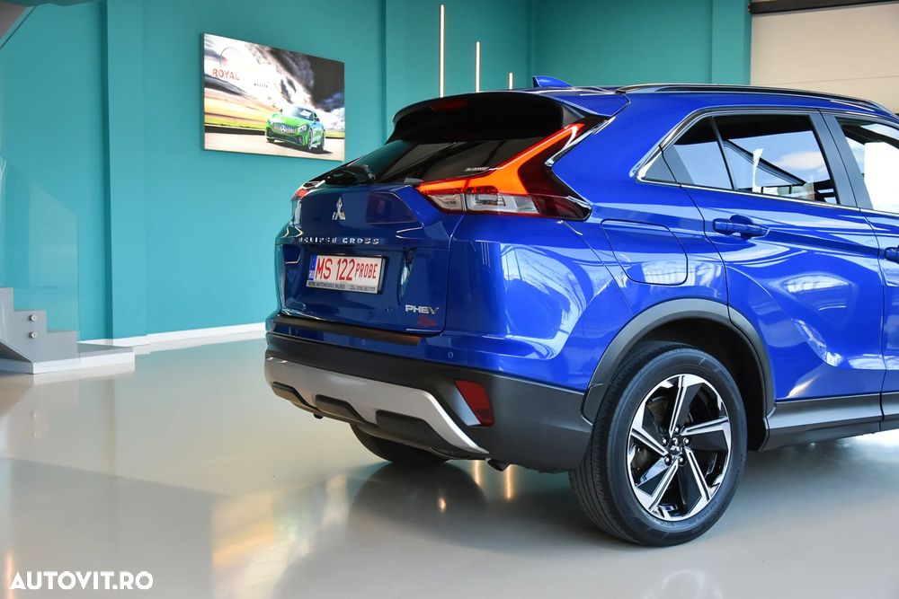 Mitsubishi Eclipse-Cross Plug-In Hybrid 4WD Top - 17