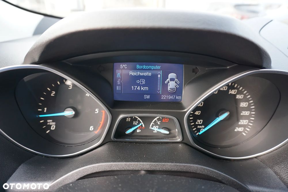 Ford Kuga 2.0 TDCi 2x4 Titanium - 35