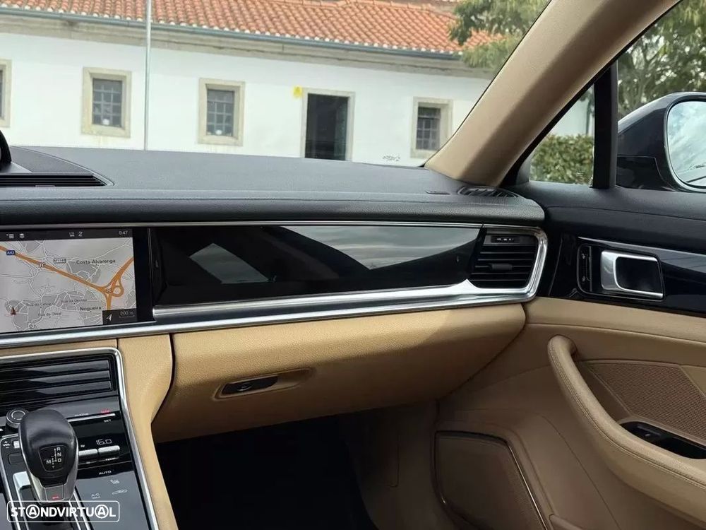 Porsche Panamera Sport Turismo 4 E-Hybrid - 17