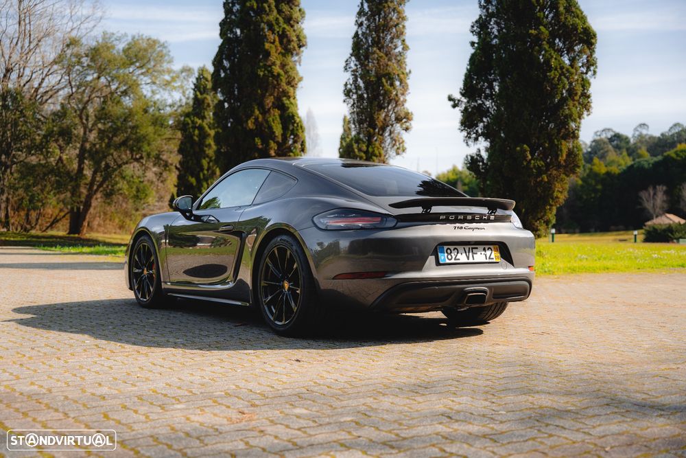 Porsche 718 Cayman - 3