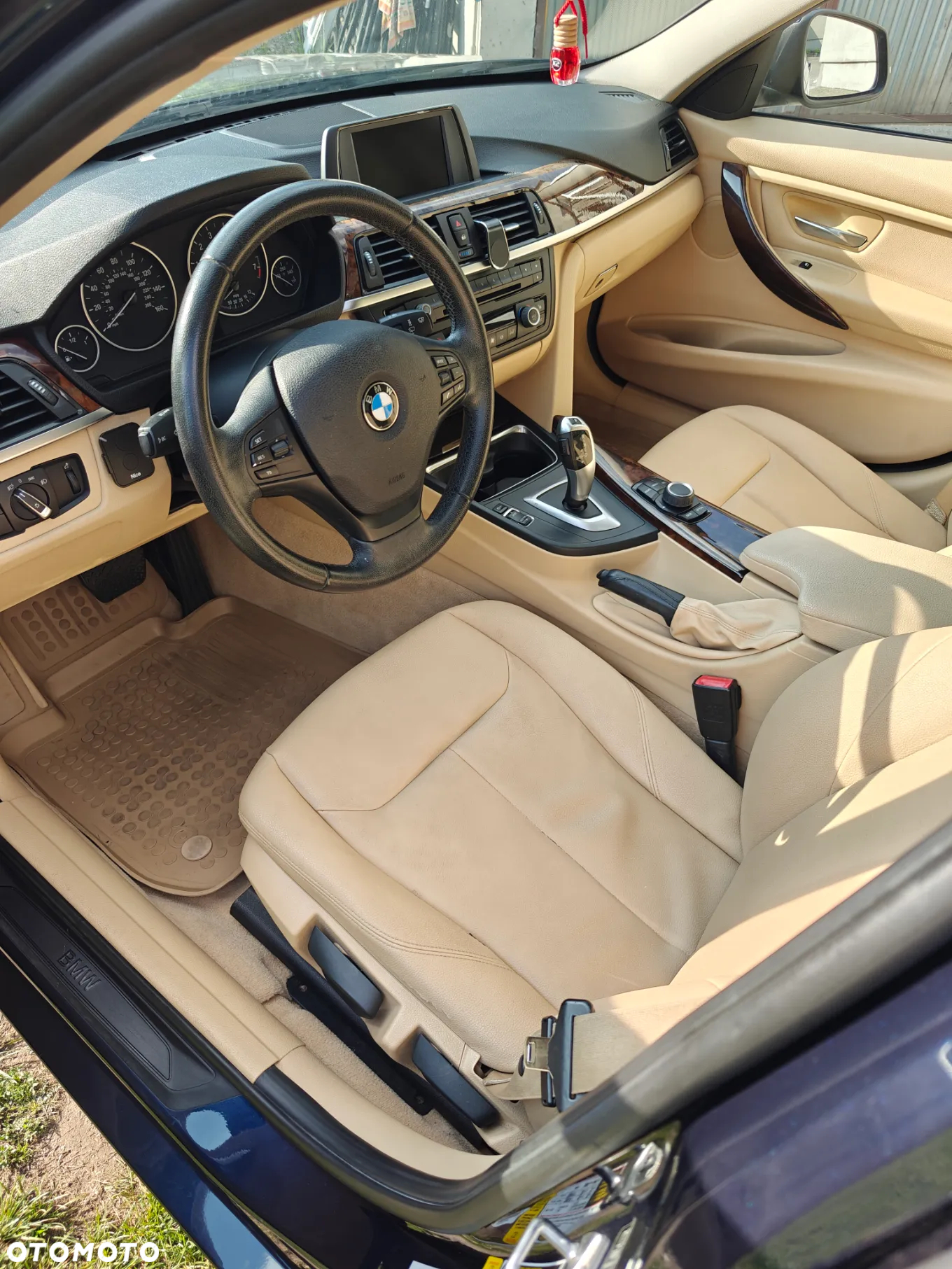 BMW Seria 3 320i - 10