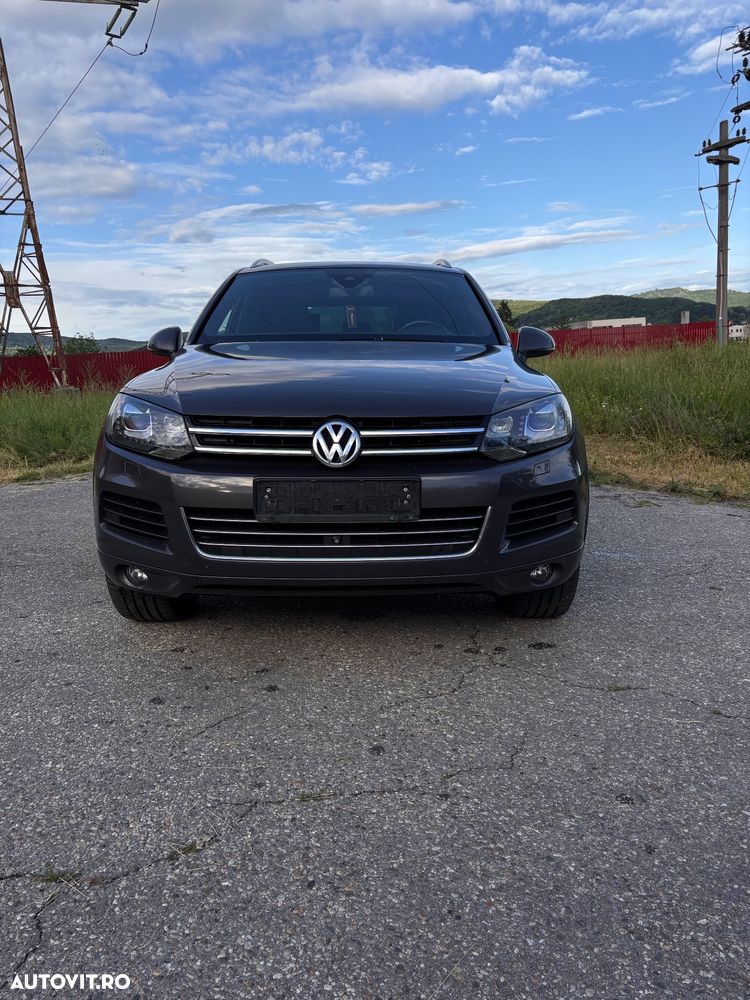 Volkswagen Touareg - 1