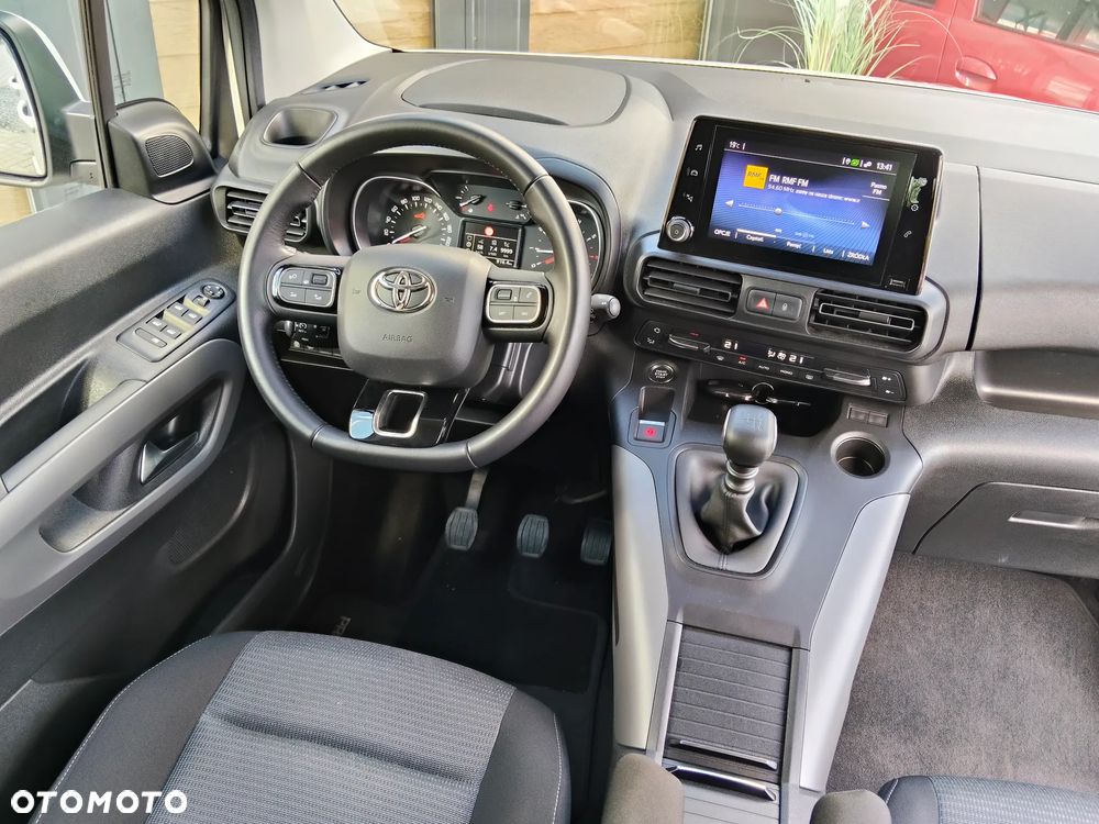 Toyota Proace City Verso 1.2 Turbo L1 Team Deutschland - 35