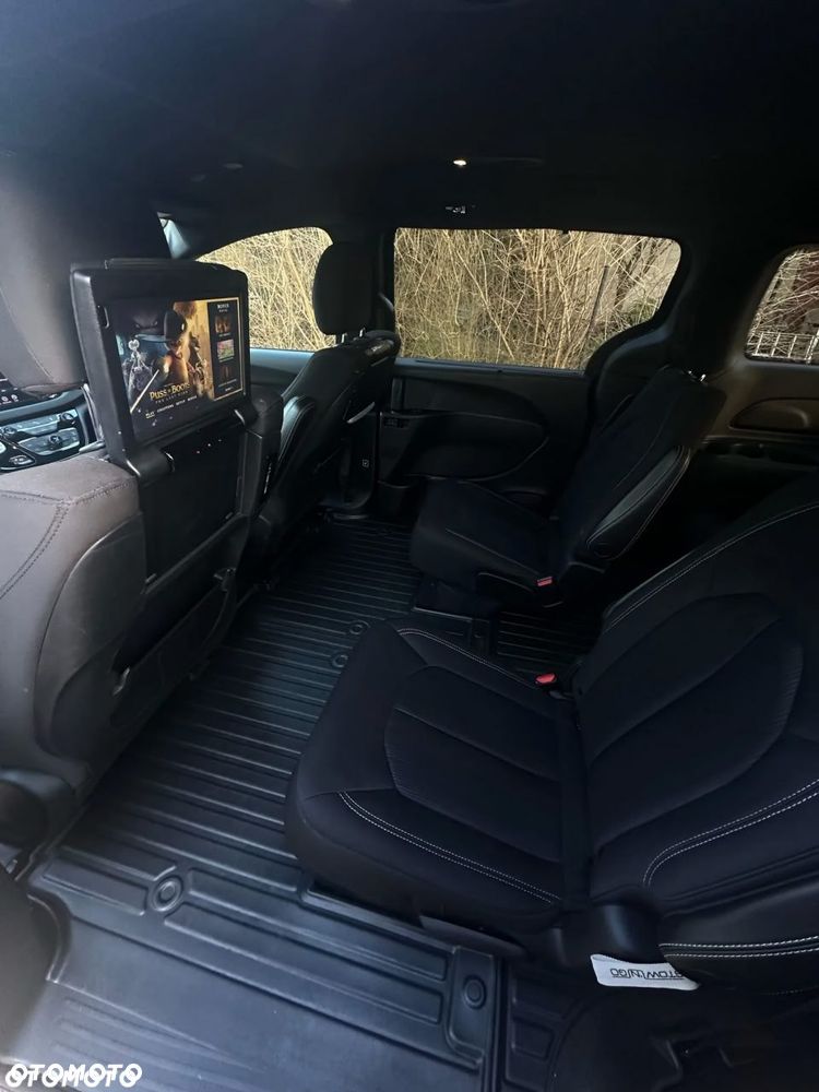 Chrysler Pacifica - 5