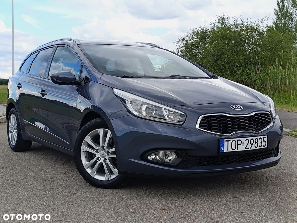 Kia Ceed 1.6 GDI Dream Team Edition - 12