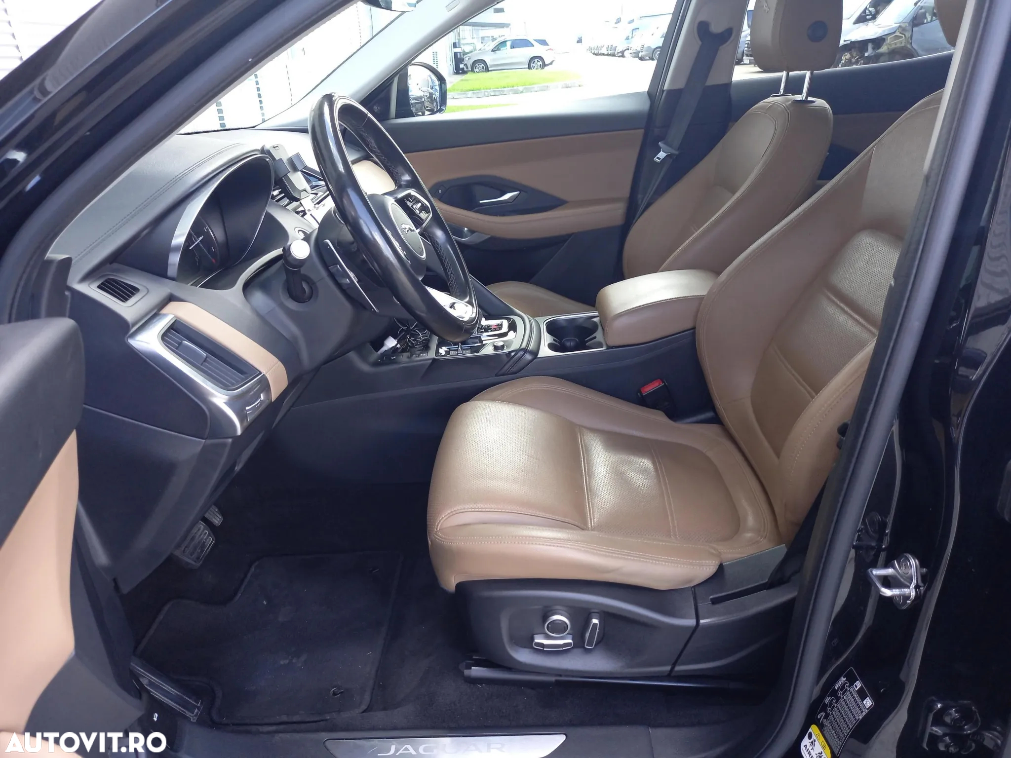 Jaguar E-Pace - 11