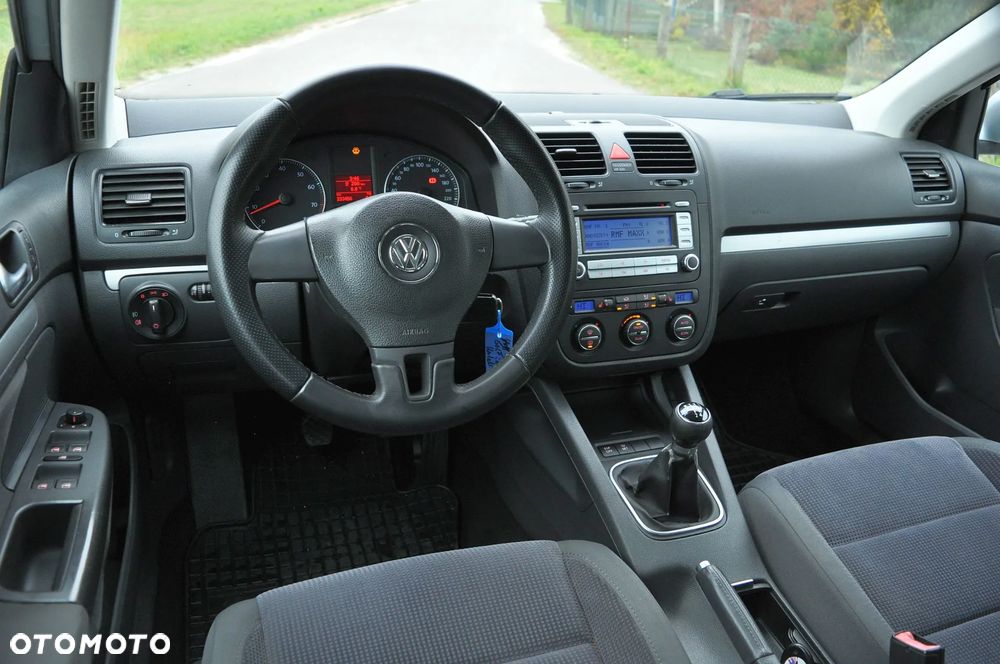 Volkswagen Golf 1.6 Tour Edition - 24