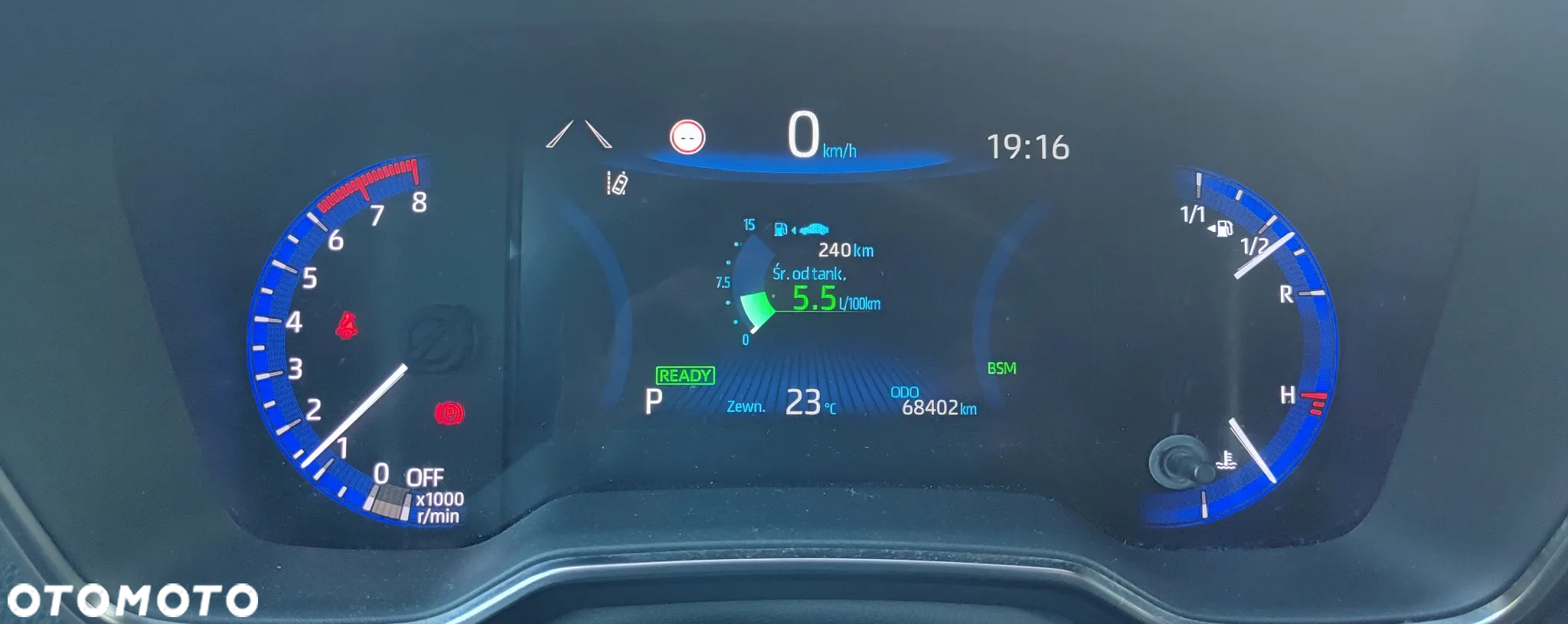 Toyota Corolla 2.0 Hybrid Executive - 9