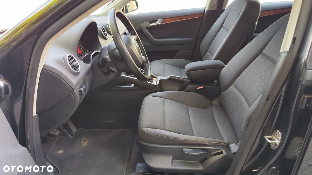 Audi A3 Sportback 1.6 Ambiente - 19