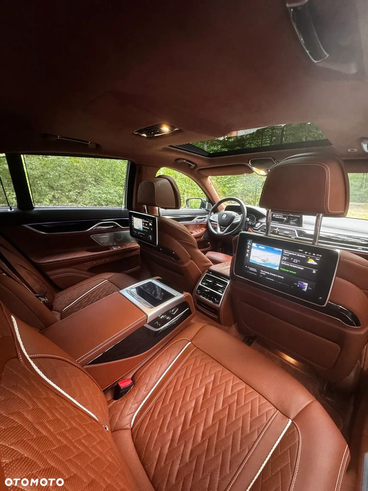 BMW Seria 7 745e - 10